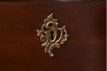 中古　アメリカ製　センチュリー社(CENTURY)　トラディショナルなデザインのチェスト(引き出し)(定価約90万円)(R-039007)