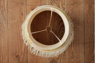 レトロ照明　松下電工(ナショナル)　花柄シェードが可愛らしいイエローのテーブルランプ(卓上ランプ、スタンドライト)(R-039008)