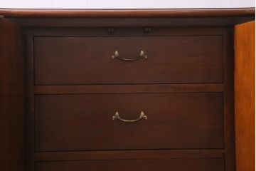 中古　アメリカ製　センチュリー(CENTURY)　クラシカルなデザインが高級感漂うチェスト(ドレッサー、引き出し)(定価約140万円)(R-039012)