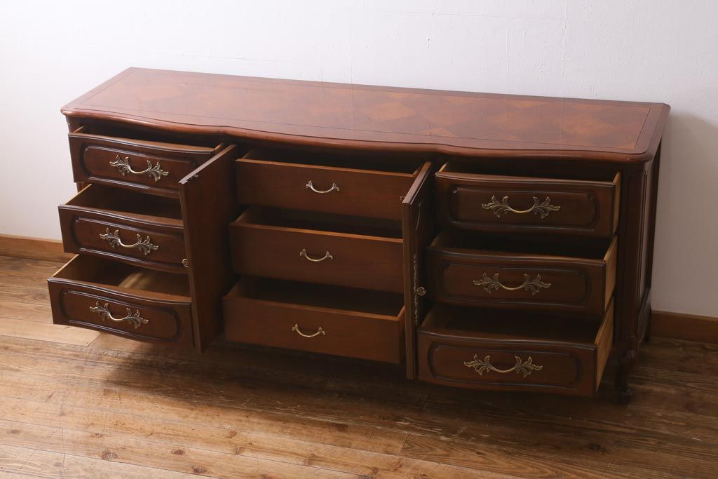 中古　アメリカ製　センチュリー(CENTURY)　クラシカルなデザインが高級感漂うチェスト(ドレッサー、引き出し)(定価約140万円)(R-039012)