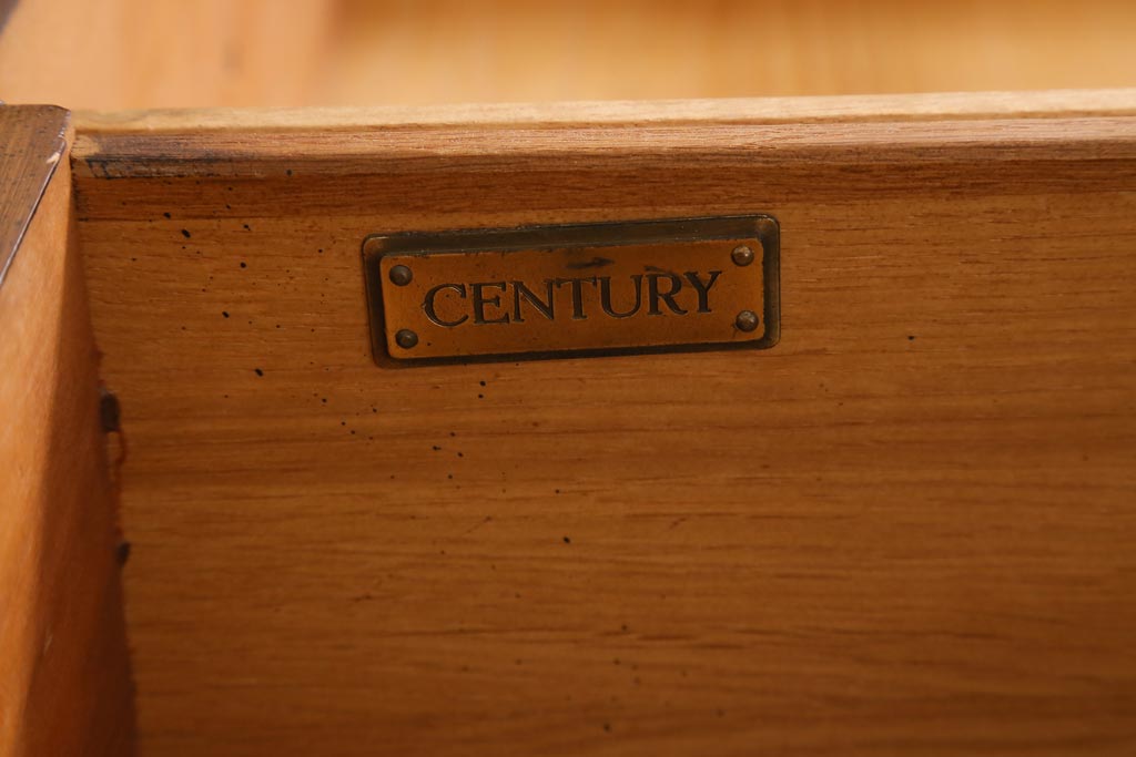 中古　アメリカ製　センチュリー(CENTURY)　クラシカルなデザインが高級感漂うチェスト(ドレッサー、引き出し)(定価約140万円)(R-039012)