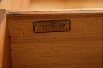 中古　アメリカ製　センチュリー(CENTURY)　クラシカルなデザインが高級感漂うチェスト(ドレッサー、引き出し)(定価約140万円)(R-039012)