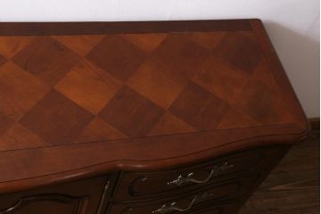 中古　アメリカ製　センチュリー(CENTURY)　クラシカルなデザインが高級感漂うチェスト(ドレッサー、引き出し)(定価約140万円)(R-039012)