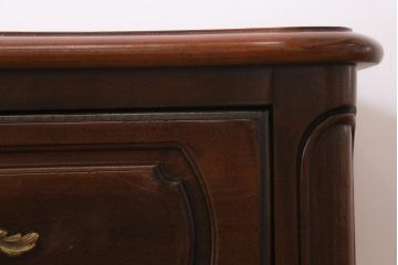 中古　アメリカ製　センチュリー(CENTURY)　クラシカルなデザインが高級感漂うチェスト(ドレッサー、引き出し)(定価約140万円)(R-039012)