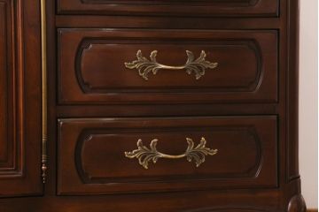 中古　アメリカ製　センチュリー(CENTURY)　クラシカルなデザインが高級感漂うチェスト(ドレッサー、引き出し)(定価約140万円)(R-039012)