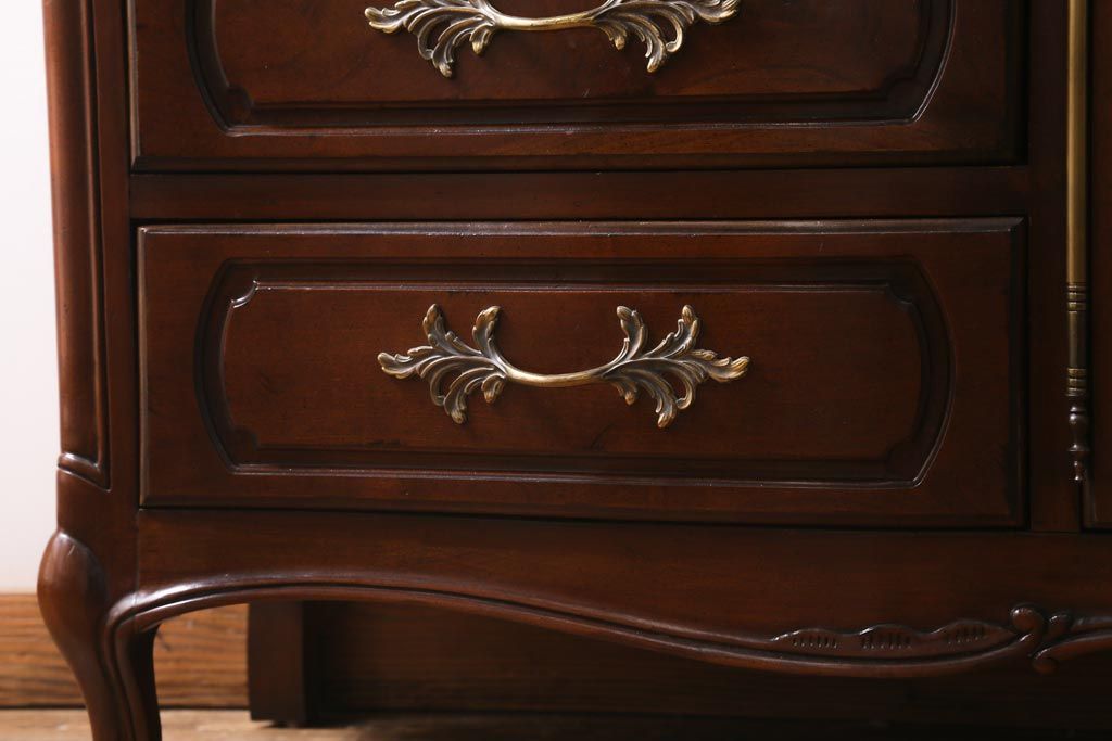 中古　アメリカ製　センチュリー(CENTURY)　クラシカルなデザインが高級感漂うチェスト(ドレッサー、引き出し)(定価約140万円)(R-039012)