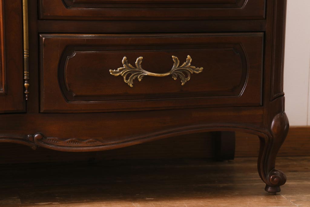 中古　アメリカ製　センチュリー(CENTURY)　クラシカルなデザインが高級感漂うチェスト(ドレッサー、引き出し)(定価約140万円)(R-039012)