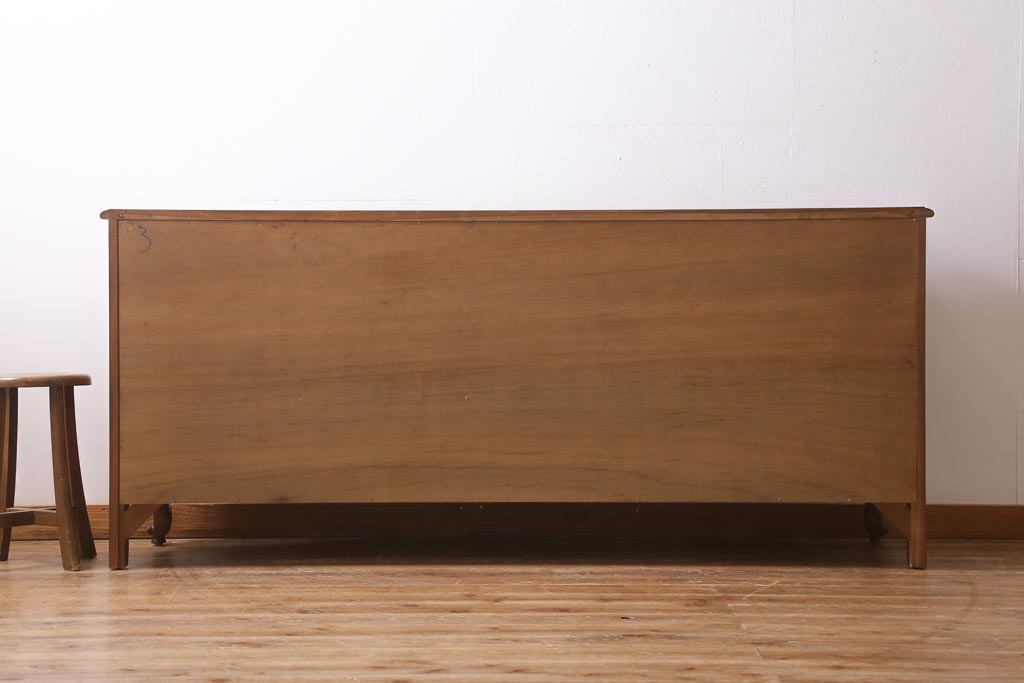 中古　アメリカ製　センチュリー(CENTURY)　クラシカルなデザインが高級感漂うチェスト(ドレッサー、引き出し)(定価約140万円)(R-039012)