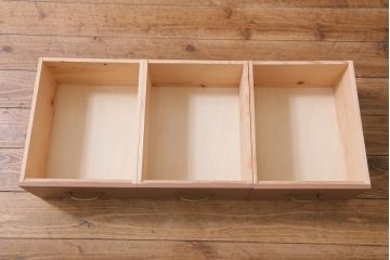 ラフジュ工房オリジナル　古建具リメイク　結霜ガラス入り　淡いピンクのペイントがお洒落な収納棚(キャビネット、ブックケース)(R-039013)