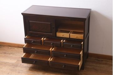 中古　リメイク　北海道民芸家具　洗練された佇まいのサイドボード(収納棚、戸棚)(R-039015)