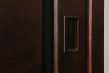 中古　リメイク　北海道民芸家具　洗練された佇まいのサイドボード(収納棚、戸棚)(R-039015)