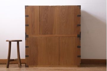 アンティーク家具　和製アンティーク　大正昭和初期　厚みのある金具が印象的な重ね箪笥(衣装箪笥、引き出し)(R-039028)