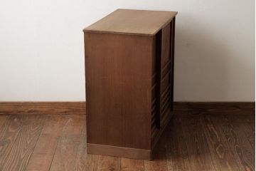 アンティーク家具　大正昭和初期　まだら模様の木目が目を惹く戸棚(収納棚、キャビネット、下駄箱)(R-039034)