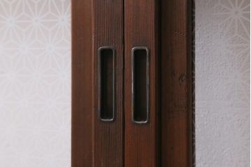 アンティーク建具　和製アンティーク　当店オリジナルガラス　和モダンな空間作りに活躍する障子戸2枚セット(引き戸、建具)(R-039037)