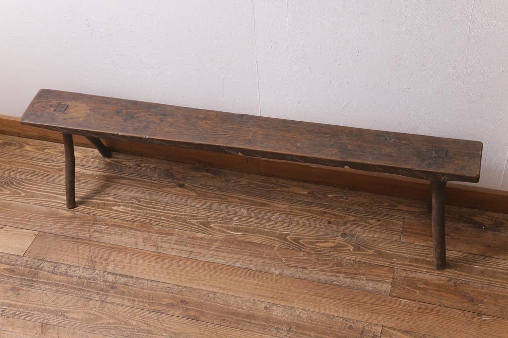 中古　民芸家具　切り出した木そのままの風合いが魅力のベンチ(長椅子、板座チェア、飾り台)(R-039045)