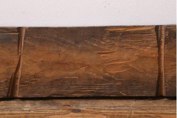 中古　民芸家具　切り出した木そのままの風合いが魅力のベンチ(長椅子、板座チェア、飾り台)(R-039045)