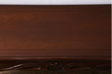 中古　輸入家具　凝った意匠が目を引くエレガントな佇まいのコンソールテーブル(R-039048)