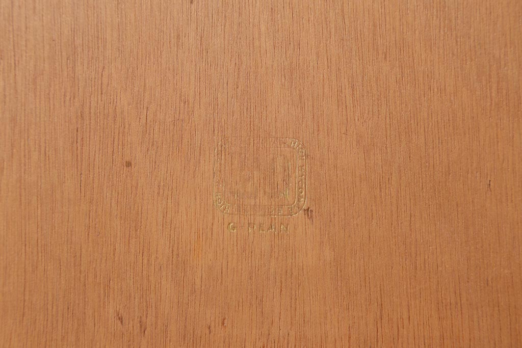 ヴィンテージ家具　北欧ビンテージ　G-PLAN　BBシリーズ　シャビーシックなペイントサイドボード(リビングボード)(R-039050)