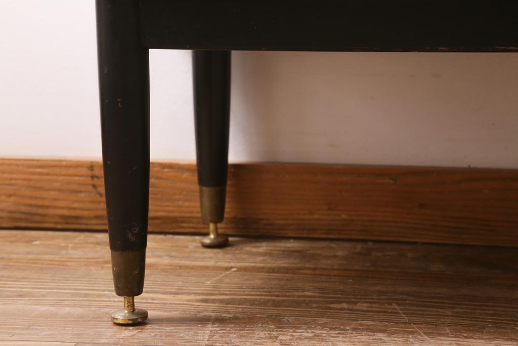 ヴィンテージ家具　北欧ビンテージ　G-PLAN　BBシリーズ　シャビーシックなペイントサイドボード(リビングボード)(R-039050)