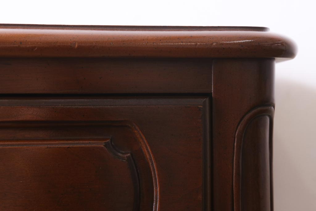 中古　アメリカ製　センチュリー(CENTURY)　クラシカルなデザインの縦型チェスト(サイドチェスト、引き出し)(定価約105万円)(R-039051)