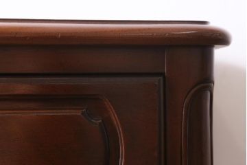 中古　アメリカ製　センチュリー(CENTURY)　クラシカルなデザインの縦型チェスト(サイドチェスト、引き出し)(定価約105万円)(R-039051)