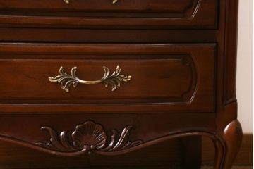 中古　アメリカ製　センチュリー(CENTURY)　クラシカルなデザインの縦型チェスト(サイドチェスト、引き出し)(定価約105万円)(R-039051)