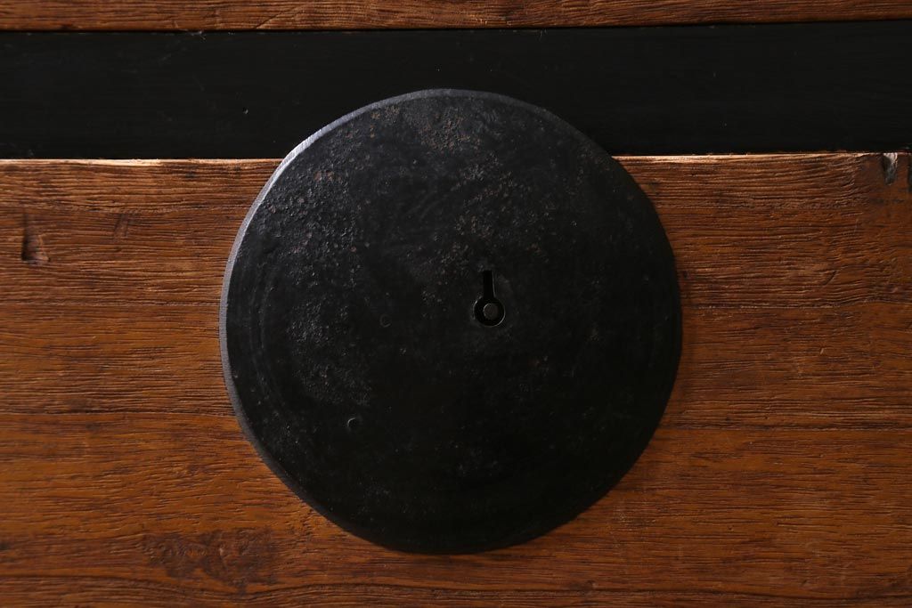 アンティーク家具　和製アンティーク　黒塗りがモダンな重ね箪笥(衣装箪笥、時代箪笥)(R-039053)