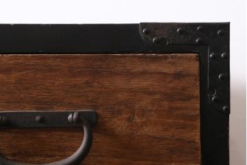 アンティーク家具　和製アンティーク　黒塗りがモダンな重ね箪笥(衣装箪笥、時代箪笥)(R-039053)