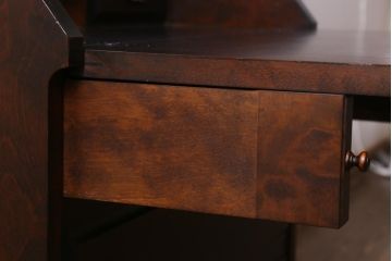 ビンテージ　北海道民芸家具　絶版品!洗練された佇まいの棚付きライティングビューロー(簿記机)(R-039054)