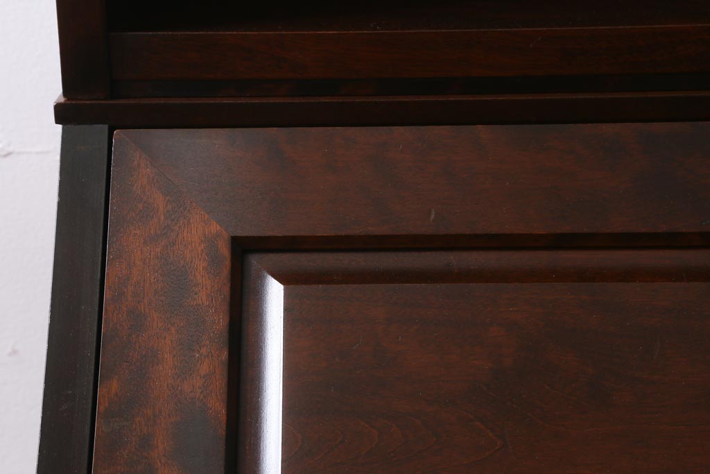 ビンテージ　北海道民芸家具　絶版品!洗練された佇まいの棚付きライティングビューロー(簿記机)(R-039054)