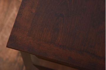 中古美品　松本民芸家具　立体的なデザインが目を引くT型脇棚(サイドチェスト)(定価約13万8千円)(R-039057)