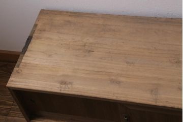 アンティーク家具　昭和中期　柔らかな木の質感が魅力的な重ね桐箪笥(衣装箪笥、引き出し、桐たんす)(R-039059)