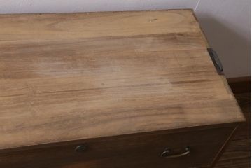 アンティーク家具　昭和中期　柔らかな木の質感が魅力的な重ね桐箪笥(衣装箪笥、引き出し、桐たんす)(R-039059)