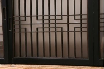 ラフジュ工房オリジナル　古建具リメイク　すりガラス入り　洗練された和の趣漂う重ね戸棚(書院戸、組子、キャビネット、収納棚)(R-039061)