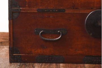 アンティーク家具　和製アンティーク　明治大正期　古びた風合いと金具が渋い箪笥(チェスト、引き出し)(R-039064)