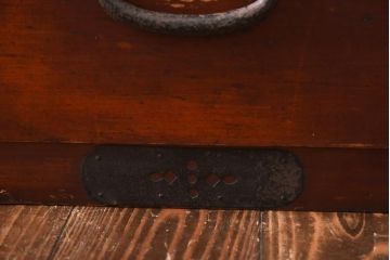 アンティーク家具　和製アンティーク　明治大正期　古びた風合いと金具が渋い箪笥(チェスト、引き出し)(R-039064)