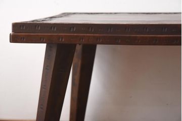 ビンテージ家具　伝統工芸　軽井沢彫り　繊細な桜の彫りが目を引くサイドテーブル(センターテーブル)(R-039065)