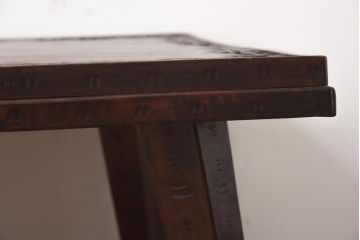 ビンテージ家具　伝統工芸　軽井沢彫り　繊細な桜の彫りが目を引くサイドテーブル(センターテーブル)(R-039065)