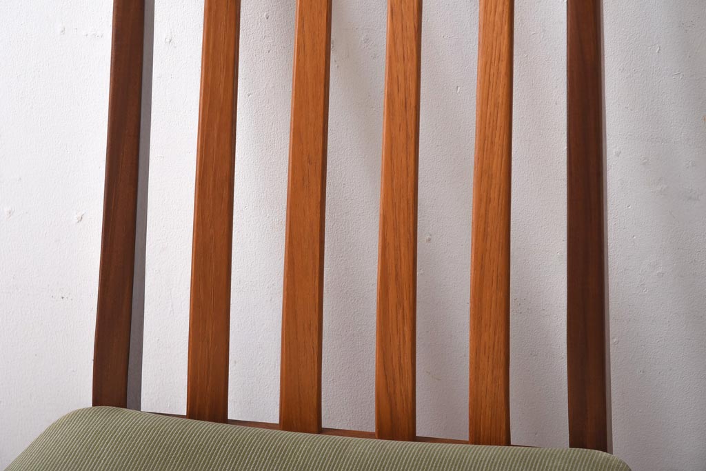 北欧ビンテージ　G-PLAN(ジープラン)　ナチュラルスタイルにも合うダイニングチェア(椅子)(R-039070)