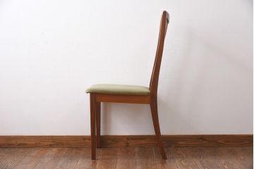 北欧ビンテージ　G-PLAN(ジープラン)　ナチュラルスタイルにも合うダイニングチェア(椅子)(R-039070)