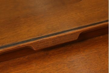 北欧ビンテージ　G-PLAN(ジープラン)　Brandon(ブランドン)　個性的なデザインが目を引くドレッサー(R-039071)