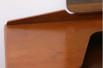 北欧ビンテージ　G-PLAN(ジープラン)　Brandon(ブランドン)　個性的なデザインが目を引くドレッサー(R-039071)