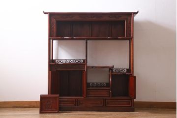 アンティーク家具　和製アンティーク　昭和後期　カリン材　華やかなアジアンの雰囲気漂う飾り棚(茶棚、収納棚、花梨材)(R-039073)