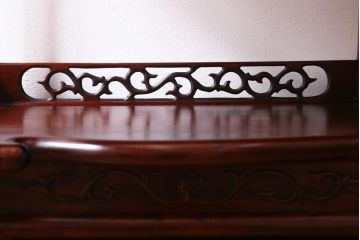 アンティーク家具　和製アンティーク　昭和後期　カリン材　華やかなアジアンの雰囲気漂う飾り棚(茶棚、収納棚、花梨材)(R-039073)