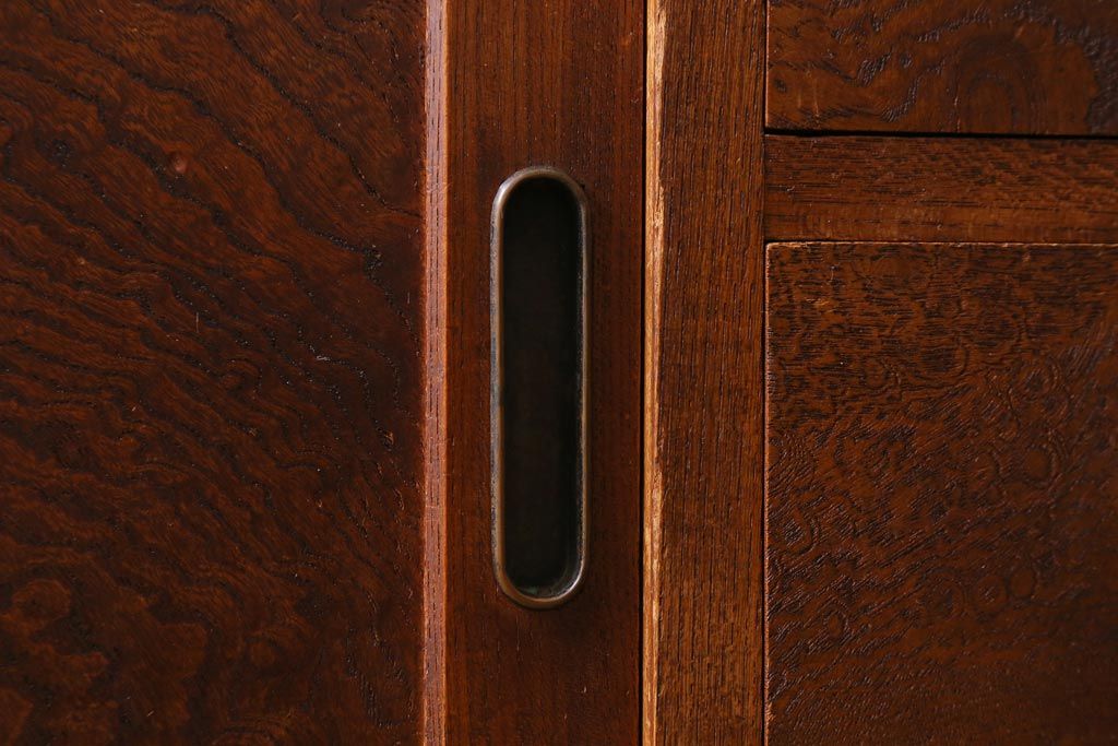 アンティーク家具　和製アンティーク　前面欅(ケヤキ)材　杢目が味わい深い戸棚(小箪笥、収納棚、引き出し)(R-039074)