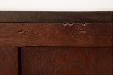 アンティーク家具　昭和レトロ　ナラ材　レトロな取っ手の付いた味わい深いサイドチェスト(袖机、脇机、引き出し)(R-039077)