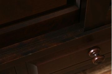 中古　リメイク　北海道民芸家具　シックな空間作りに活躍するローボード(テレビ台、収納棚、サイドボード)(R-039078)