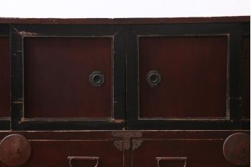 アンティーク家具　和製アンティーク　明治大正期　赤みがかった金具が目を引くローボード(箪笥、収納棚)(R-039079)