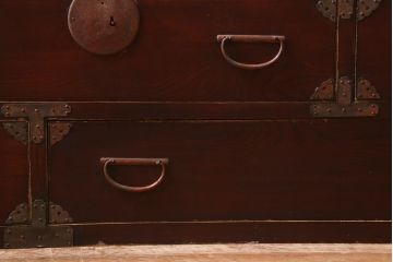 アンティーク家具　和製アンティーク　明治大正期　赤みがかった金具が目を引くローボード(箪笥、収納棚)(R-039079)