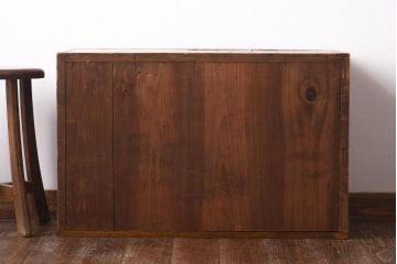 アンティーク家具　昭和初期　古い木の風合いがレトロな雰囲気あふれる収納棚(戸棚、サイドボード、キャビネット、棚)(R-039088)